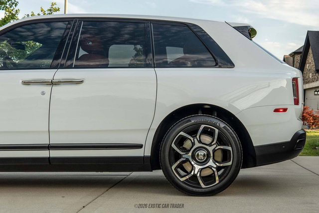 Used 2023 Rolls-Royce Cullinan Black Badge AWD/4WD image 5