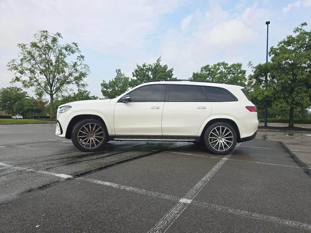Used 2024 Mercedes-Benz GLS 580 4MATIC image 12
