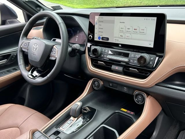 Used 2024 Toyota Grand Highlander AWD Hybrid image 35