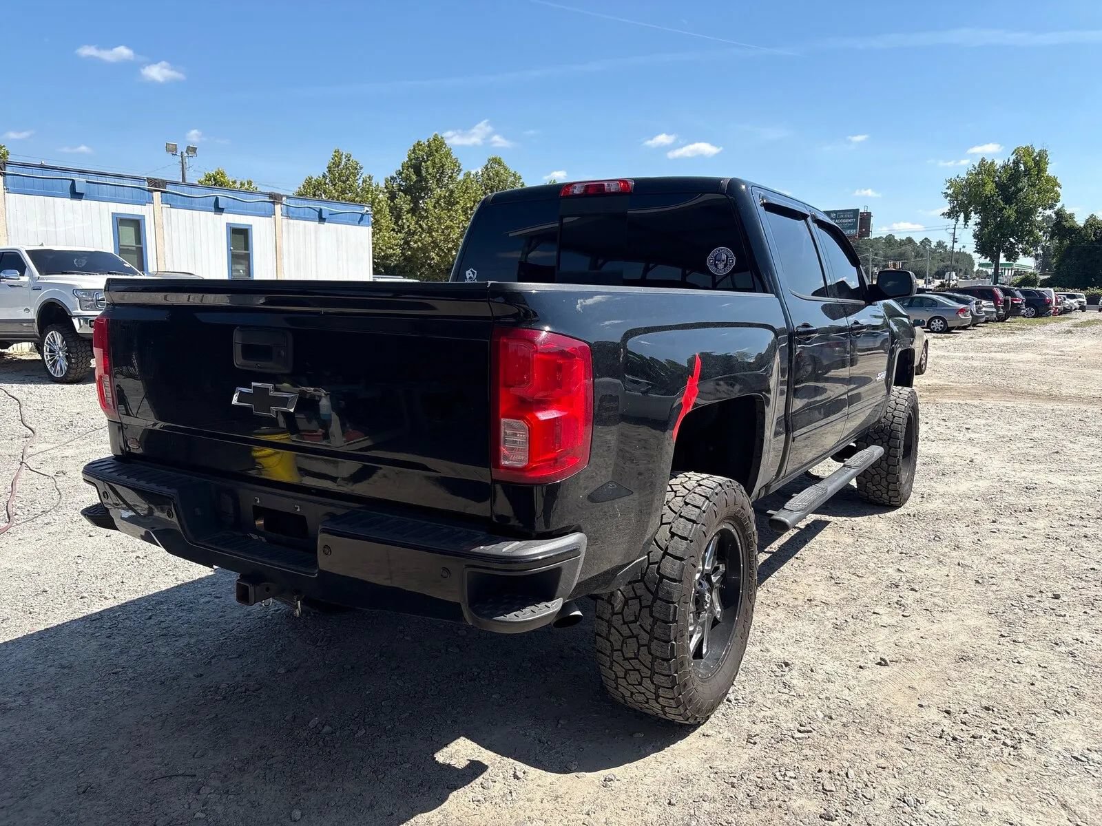 Used 2017 Chevrolet Silverado 1500 LTZ Z71 w/ LTZ Plus Package AWD/4WD image 2