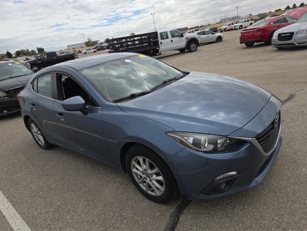 Used 2016 MAZDA MAZDA3 i Touring w/ Popular Equipment Package FWD image 2