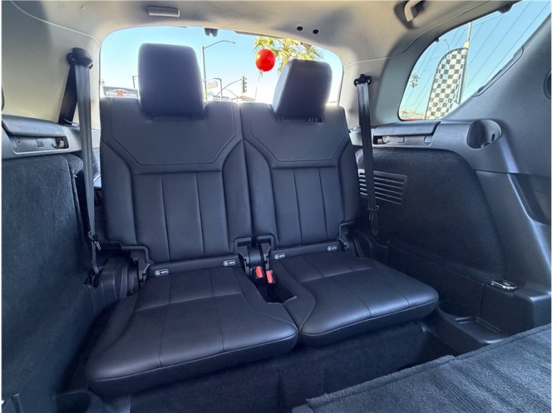 Used 2019 Land Rover Discovery SE AWD/4WD image 30