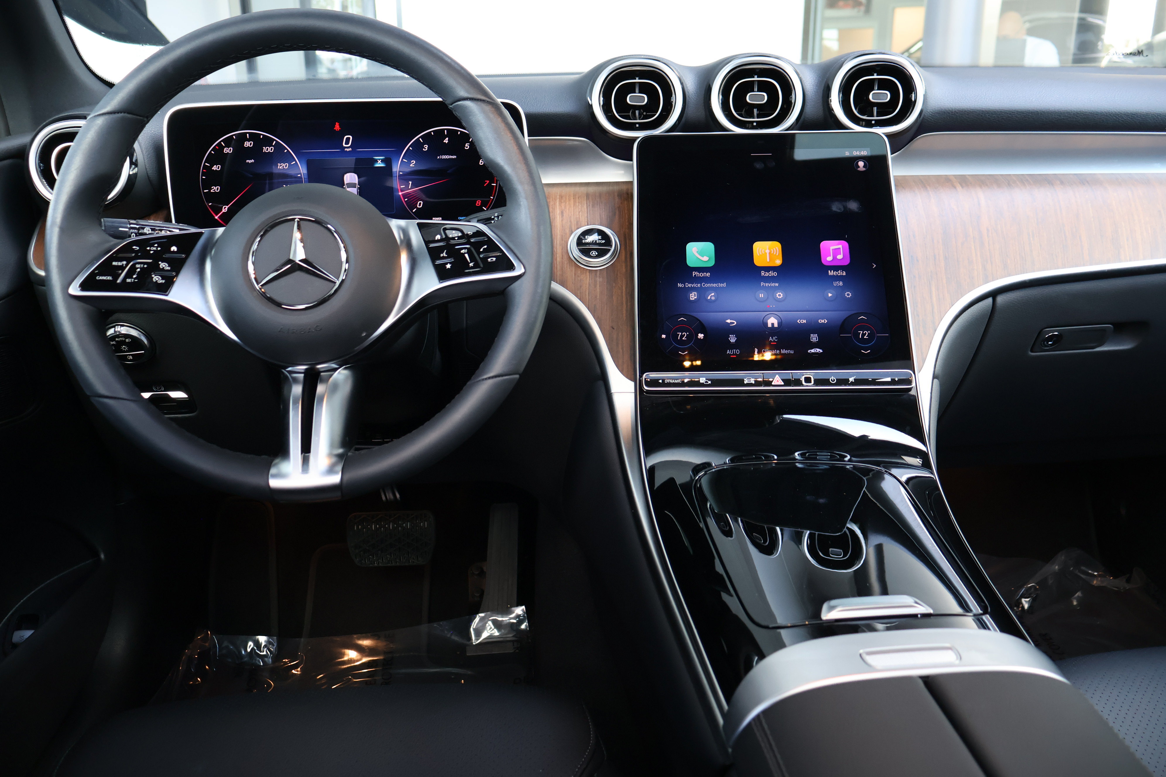 Used 2025 Mercedes-Benz GLC 300 image 20