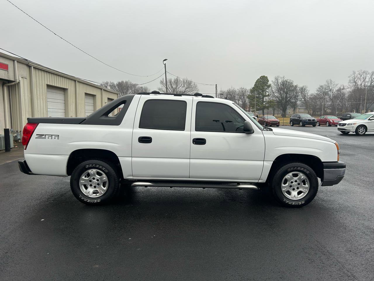 Used 2003 Chevrolet Avalanche 2WD image 4