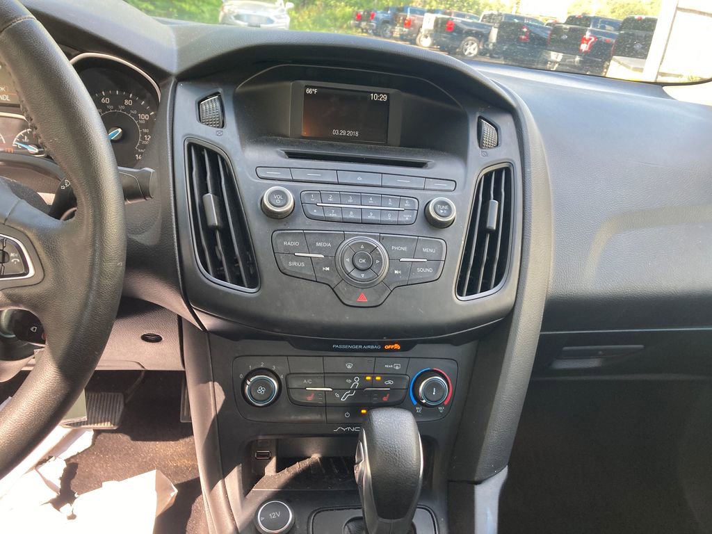 Used 2017 Ford Focus SE w/ Cold Weather Package image 22