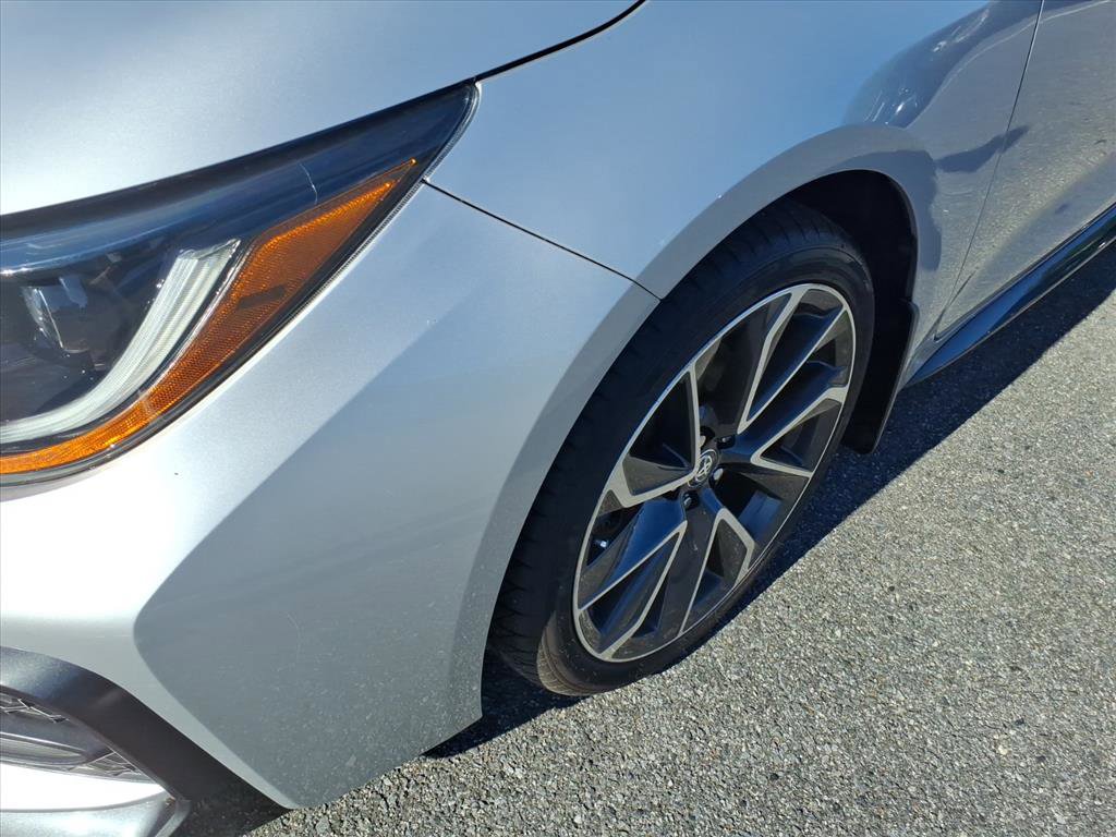 Used 2020 Toyota Corolla SE w/ SE Premium Package FWD image 8