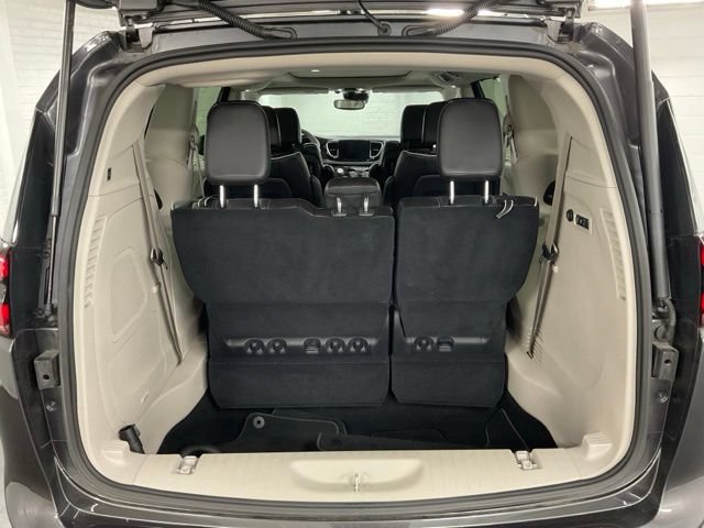 Used 2023 Chrysler Pacifica Limited w/ Uconnect Theater Family Group AWD/4WD image 12