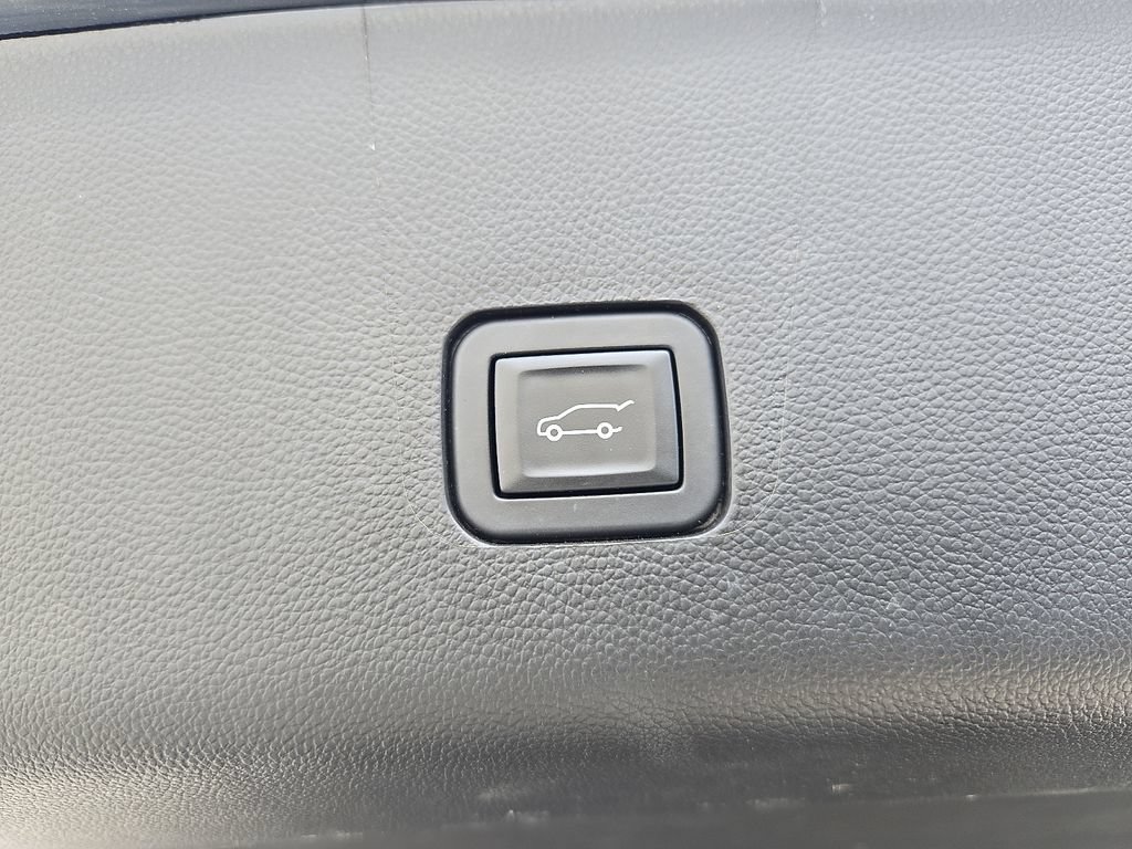 Certified 2023 Chevrolet Traverse LT AWD/4WD image 34