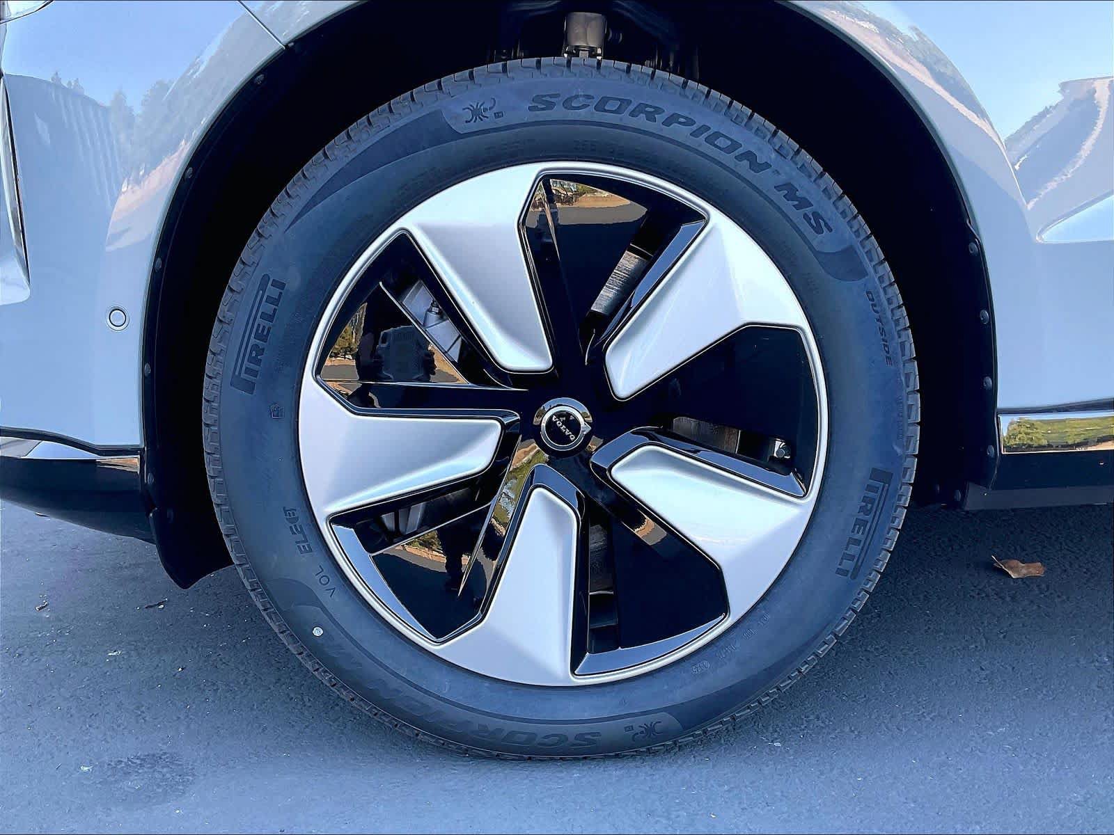 New 2026 Volvo EX90 Plus AWD/4WD image 14