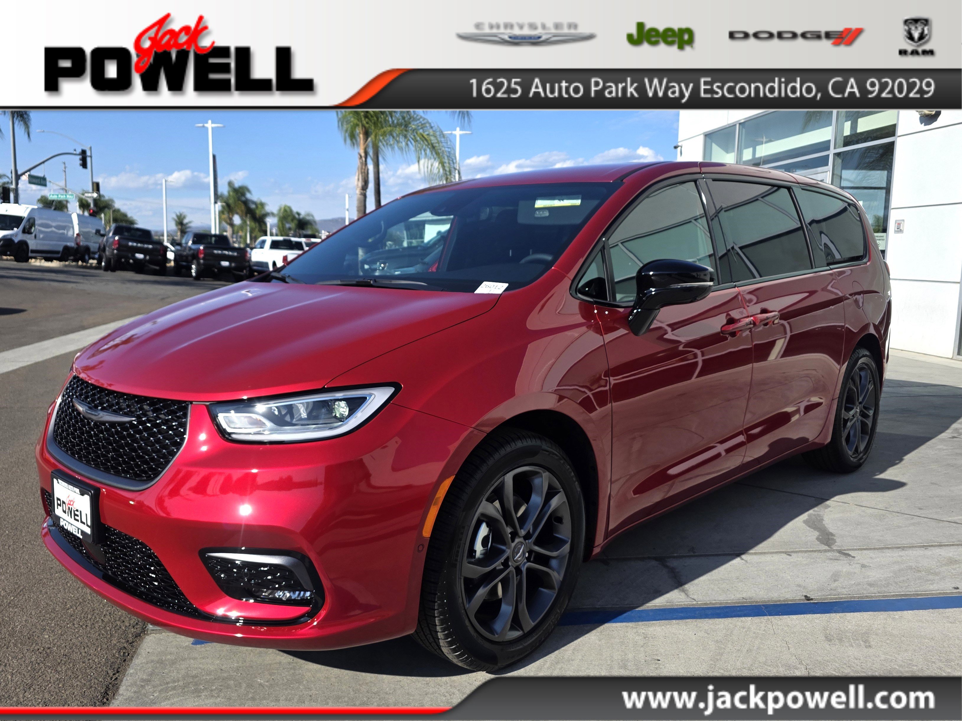 New 2026 Chrysler Pacifica Select