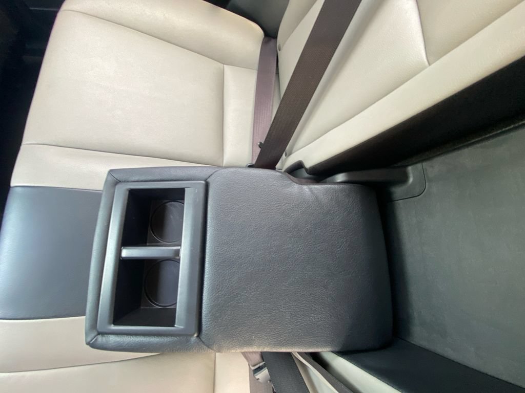 Used 2016 Toyota RAV4 Limited AWD/4WD image 27