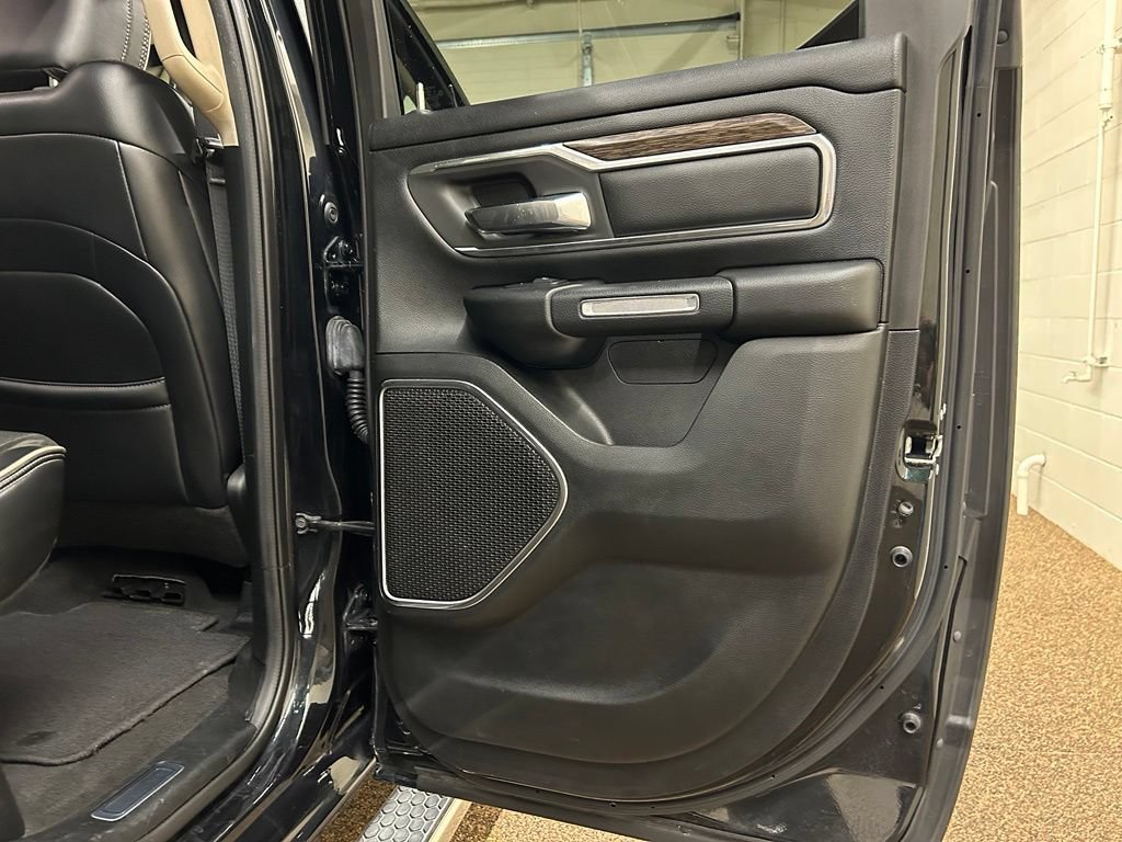 Used 2019 RAM 1500 Laramie AWD/4WD image 15