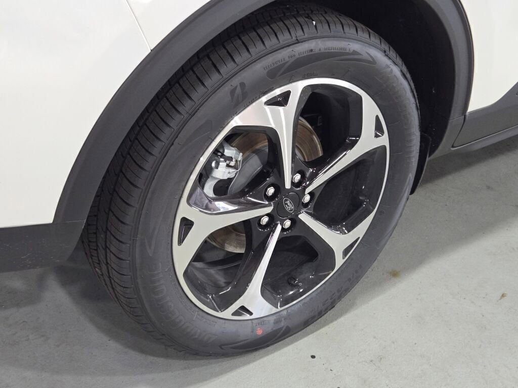 New 2025 Ford Escape ST-Line Elite w/ Tech Pack #2 image 12