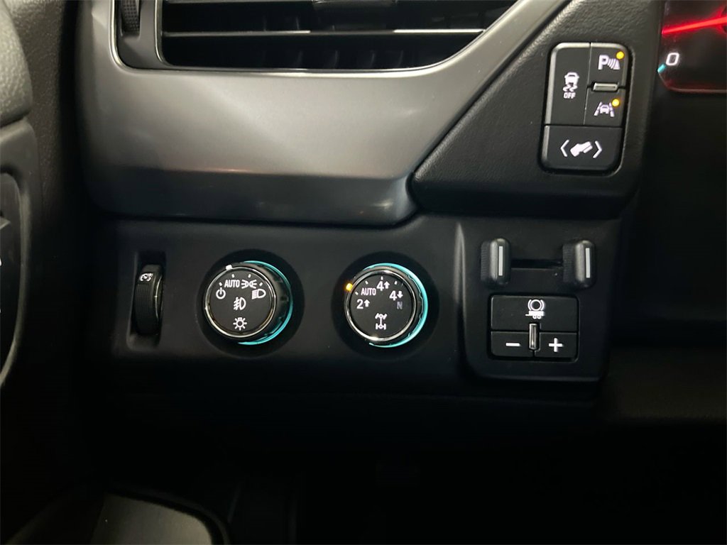 Used 2016 Chevrolet Suburban LTZ image 17