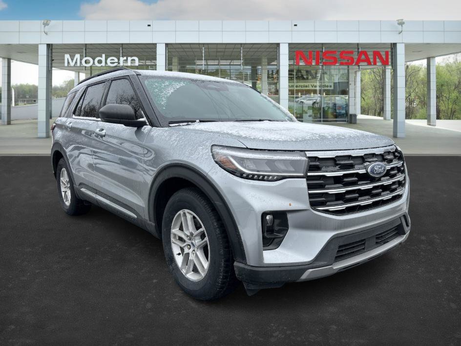 Used 2025 Ford Explorer Active w/ Active Comfort Package image 7