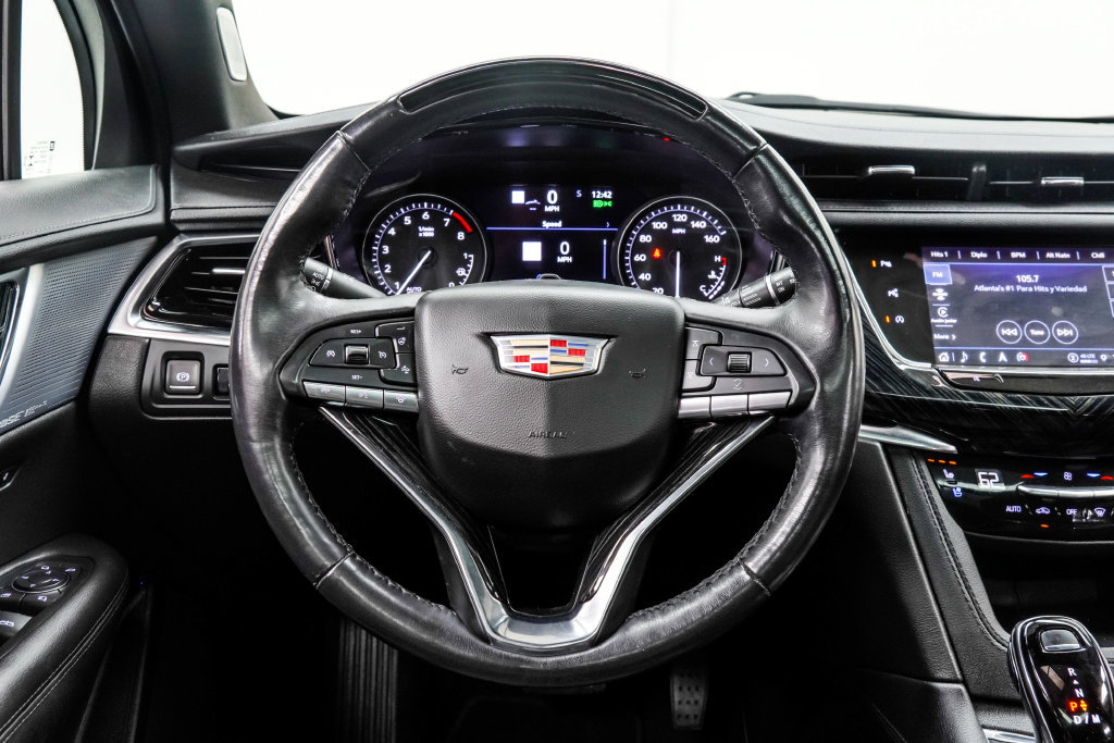 Used 2023 Cadillac XT6 Premium Luxury w/ Technology Package FWD image 23