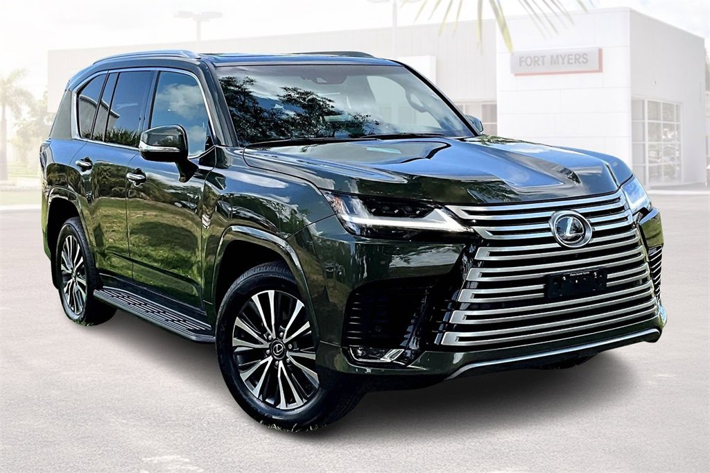 Used 2024 Lexus LX 600 4WD w/ Premium Package
