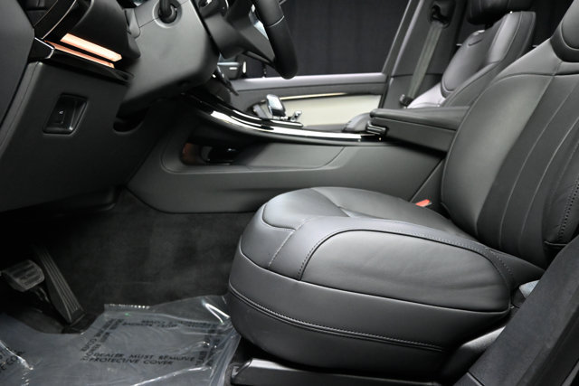 Used 2025 Land Rover Range Rover Sport SE AWD/4WD image 45