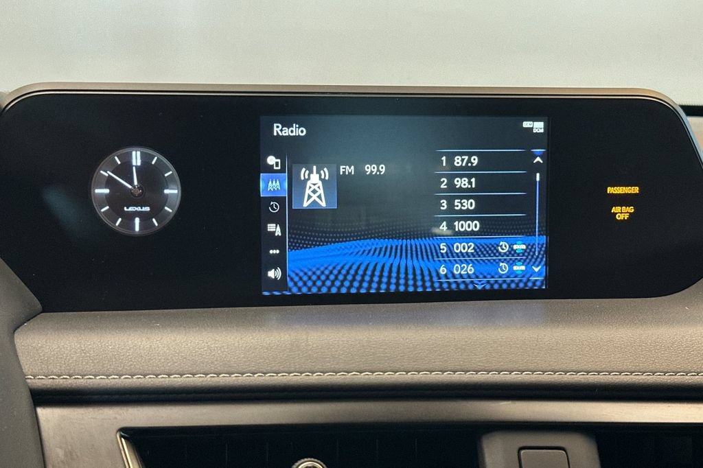Used 2022 Lexus UX 200 FWD image 18