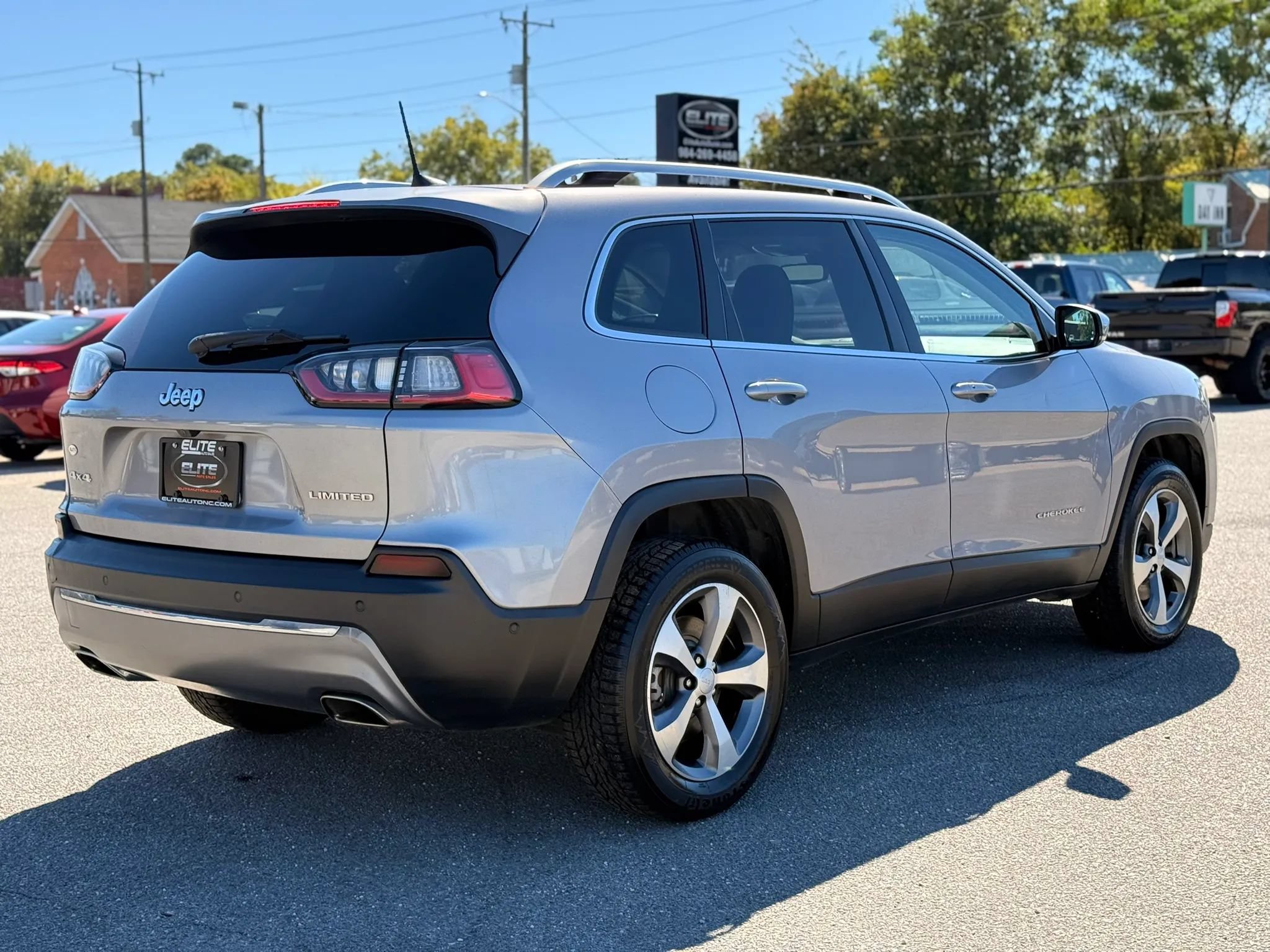 Used 2021 Jeep Cherokee Limited AWD/4WD image 10