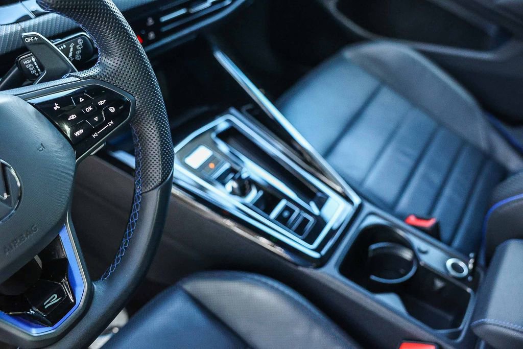 Used 2024 Volkswagen Golf R image 27