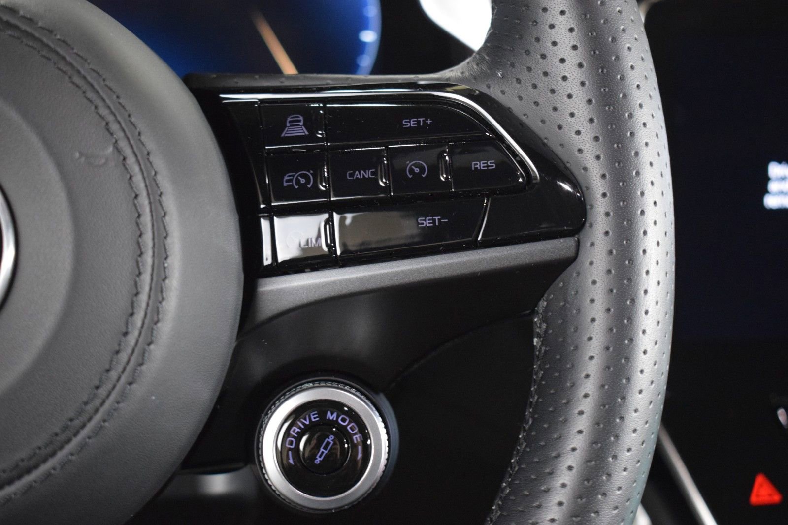 Certified 2024 Maserati Grecale Modena image 27