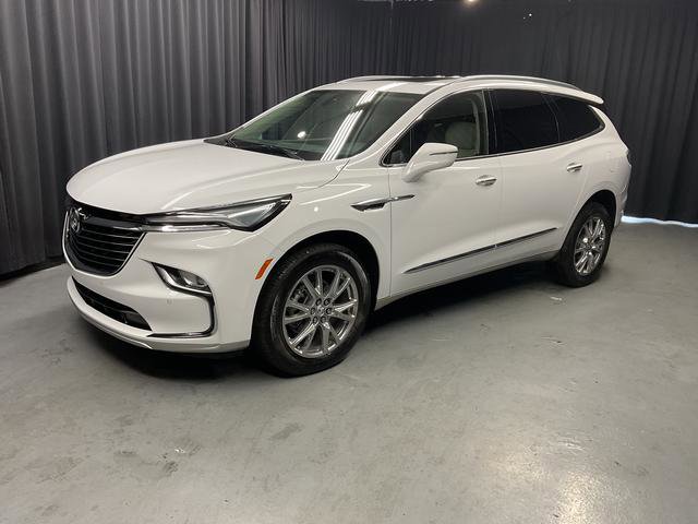 Used 2023 Buick Enclave Essence w/ Experience Buick Package image 2