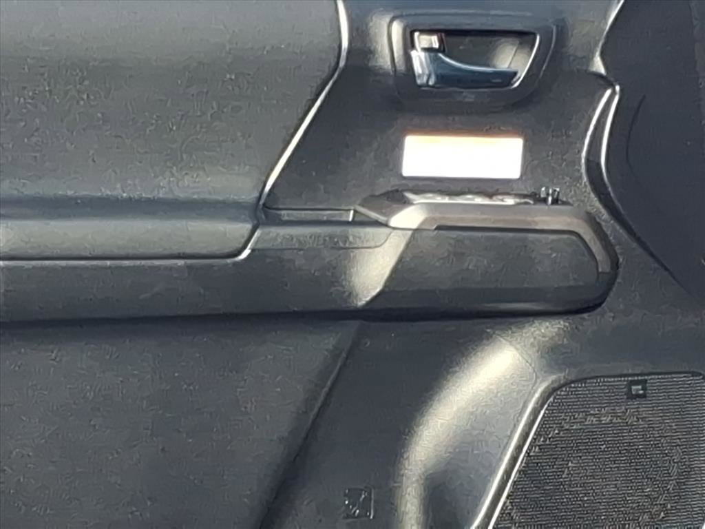 Certified 2019 Toyota Tacoma TRD Off-Road image 17