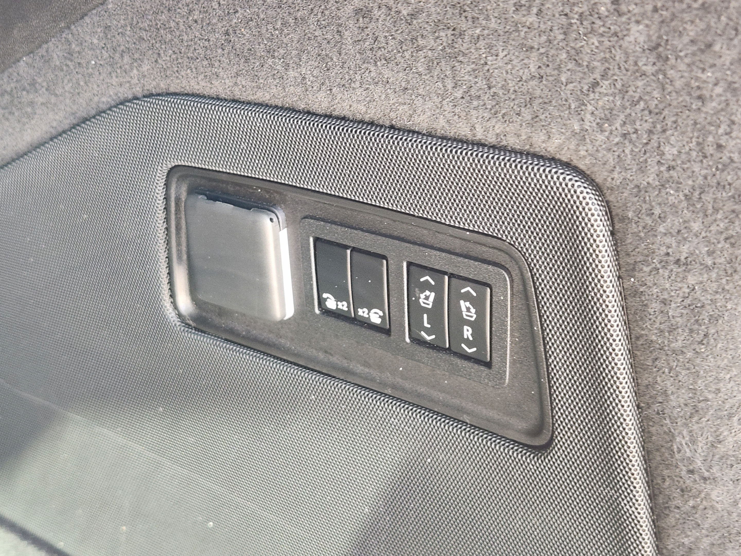 Used 2022 Cadillac Escalade Sport w/ Touring Package AWD/4WD image 30