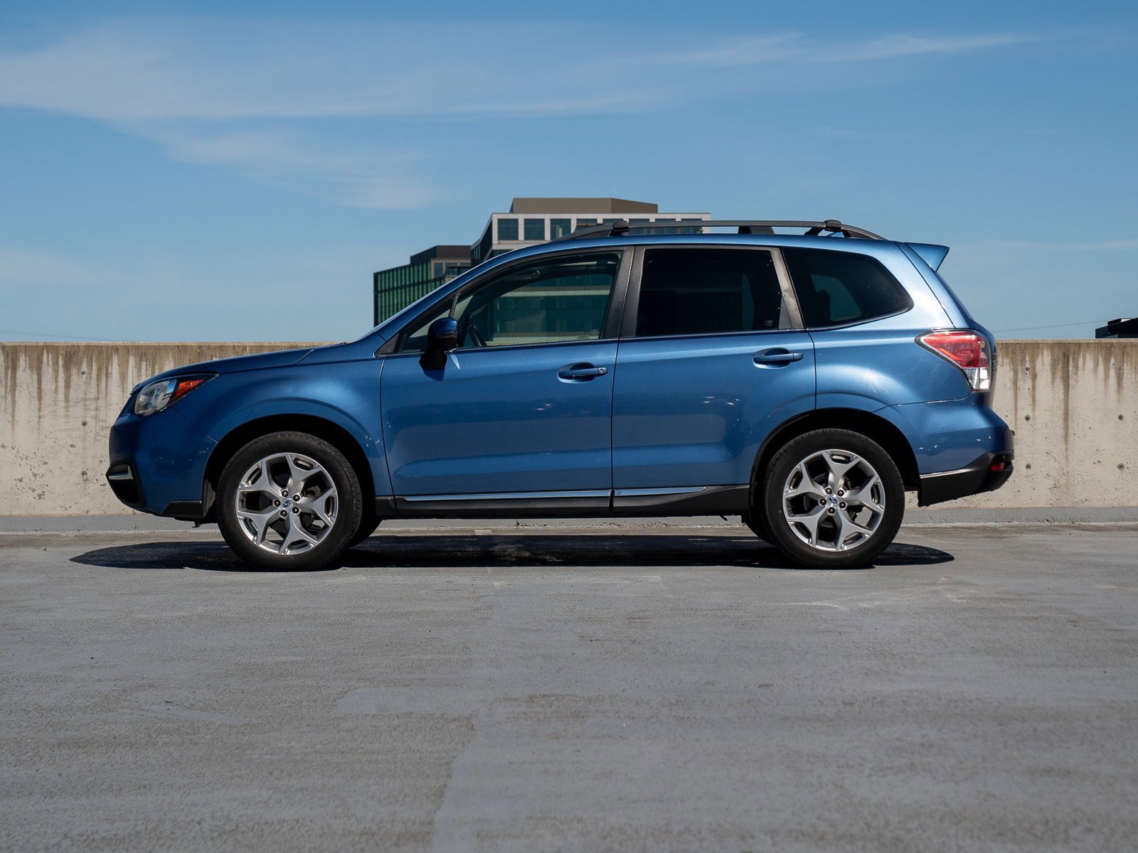 Used 2017 Subaru Forester 2.5i Touring AWD/4WD image 3