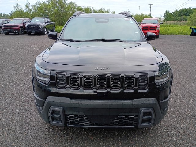 Used 2026 Jeep Cherokee Laredo AWD/4WD image 2