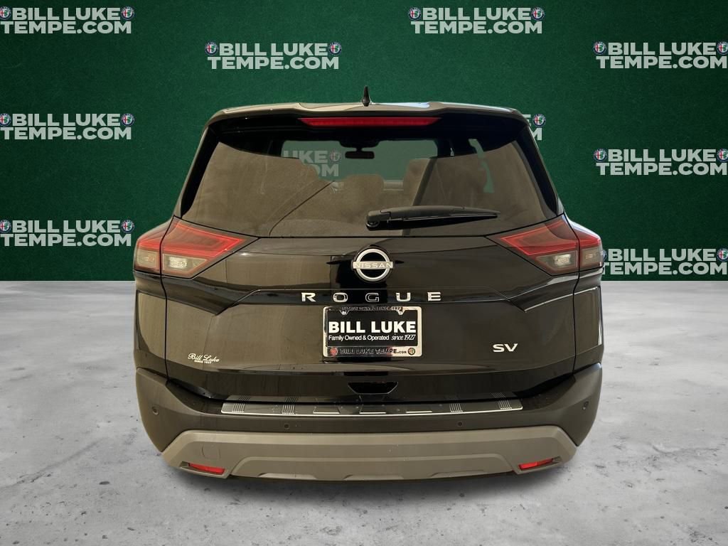 Used 2023 Nissan Rogue SV image 4