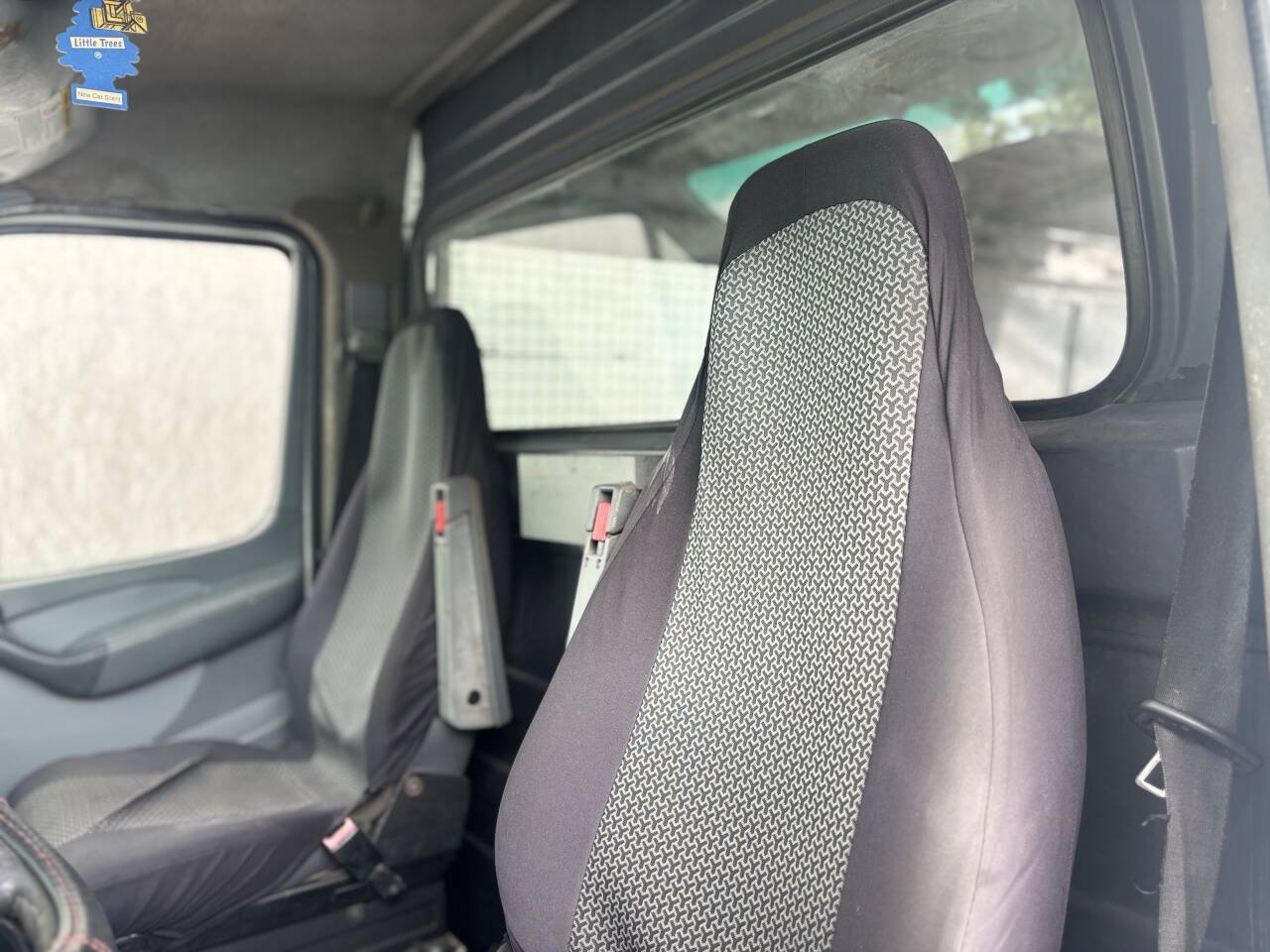 Used 2006 Dodge Sprinter 2500 w/ Window Group II RWD image 15