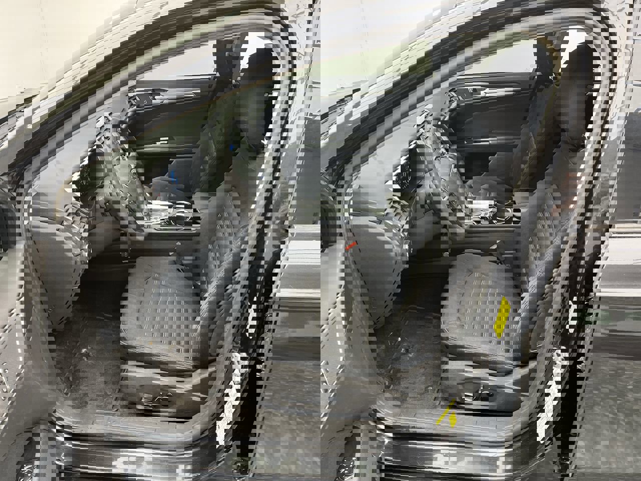 Used 2013 Ford Fusion SE image 3