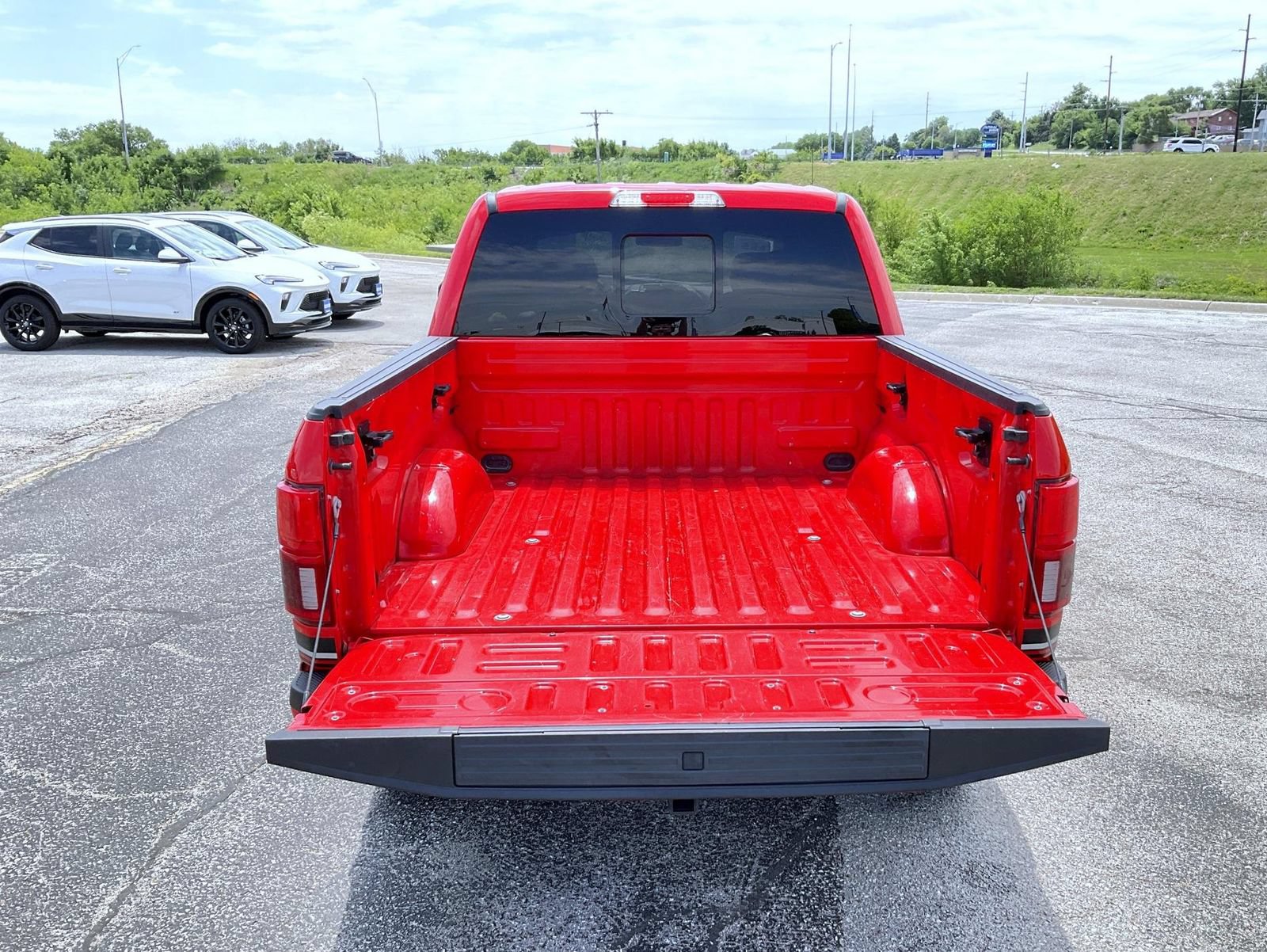 Used 2019 Ford F150 Lariat w/ Equipment Group 502A Luxury AWD/4WD image 21