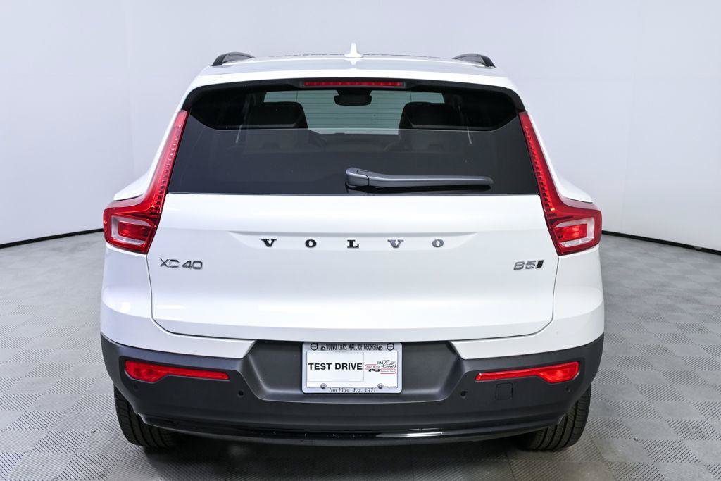 New 2026 Volvo XC40 B5 Plus w/ Protection Package Premier AWD/4WD image 28