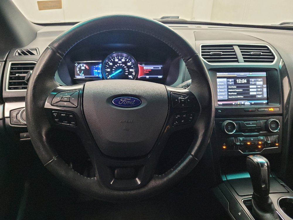 Used 2016 Ford Explorer XLT w/ Equipment Group 202A FWD image 22