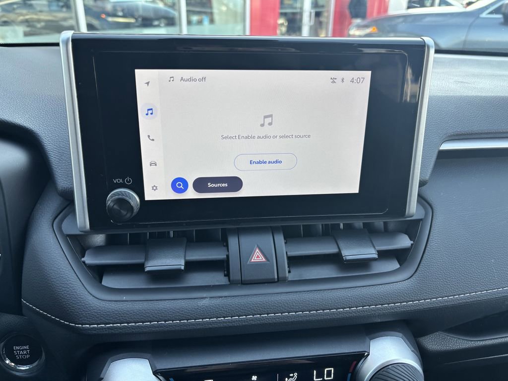 Used 2025 Toyota RAV4 XLE AWD/4WD image 18