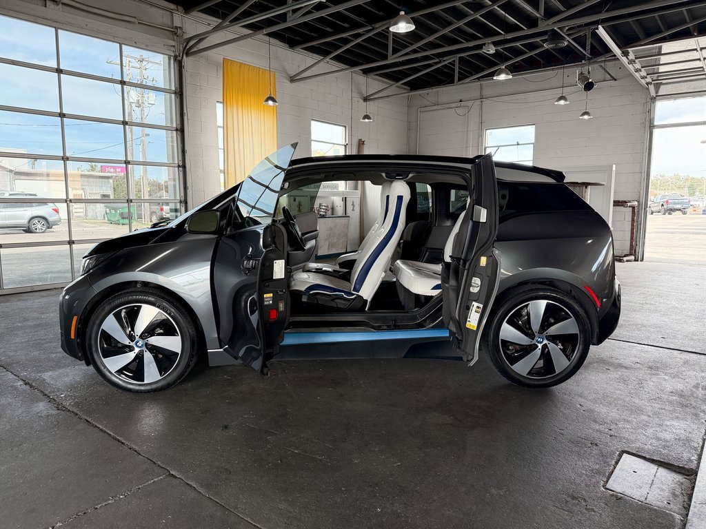 Used 2018 BMW i3 image 19