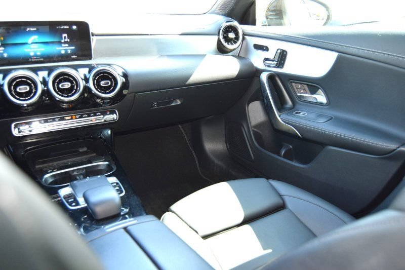 Used 2020 Mercedes-Benz CLA 250 image 29