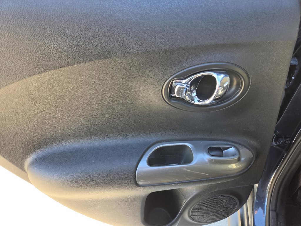 Used 2013 Nissan Juke SV FWD image 13