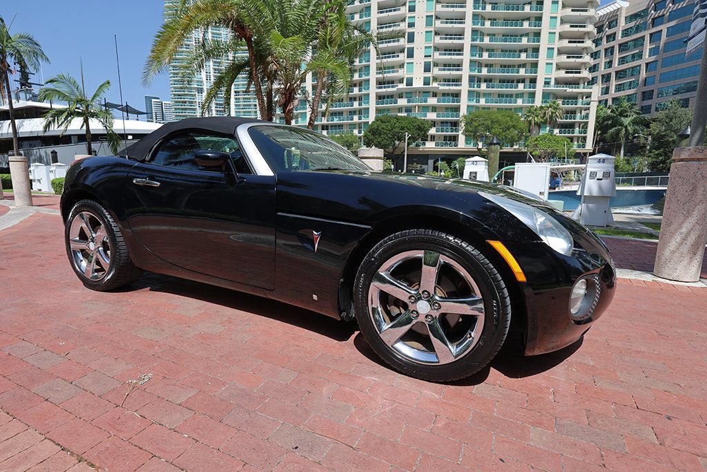 Used 2007 Pontiac Solstice GXP w/ Premium Package RWD image 17