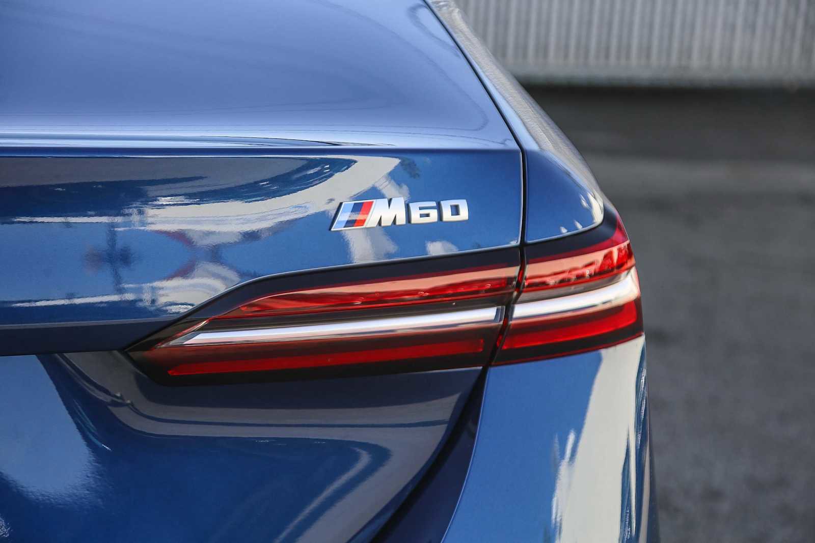 Used 2025 BMW i5 M60 w/ Executive Package image 7