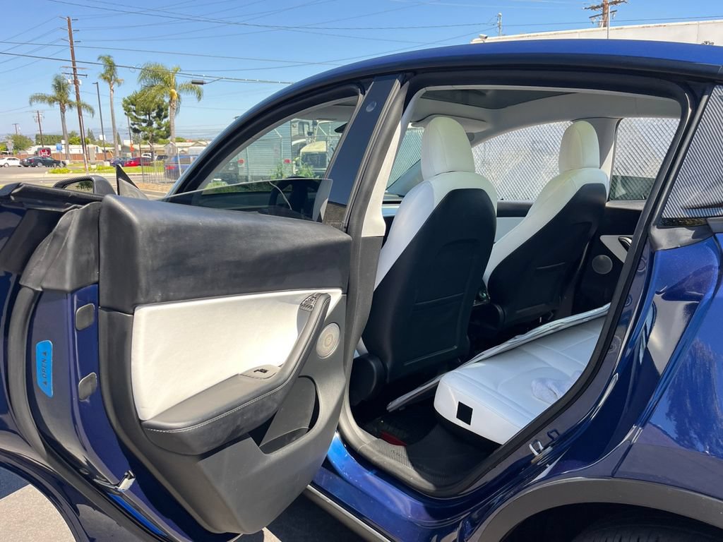 Used 2021 Tesla Model Y Long Range AWD/4WD image 10