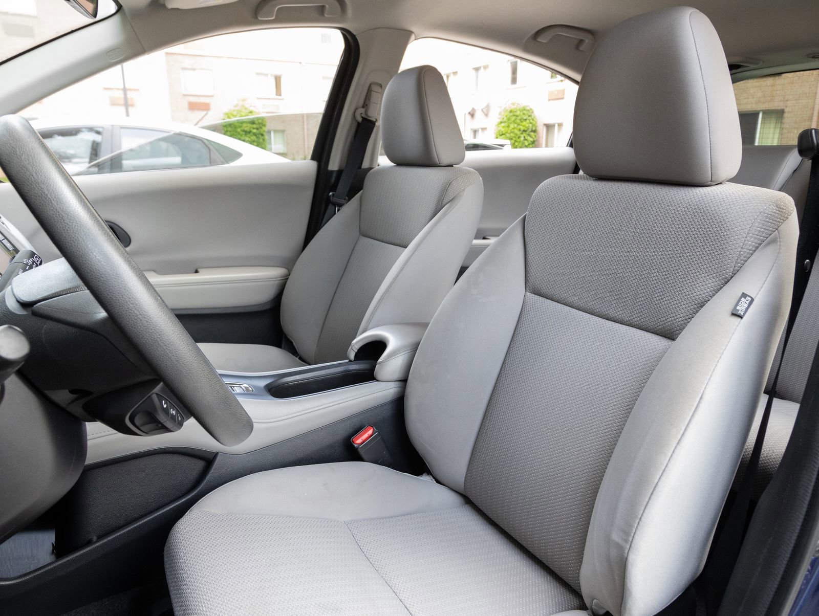 Used 2017 Honda HR-V LX image 5