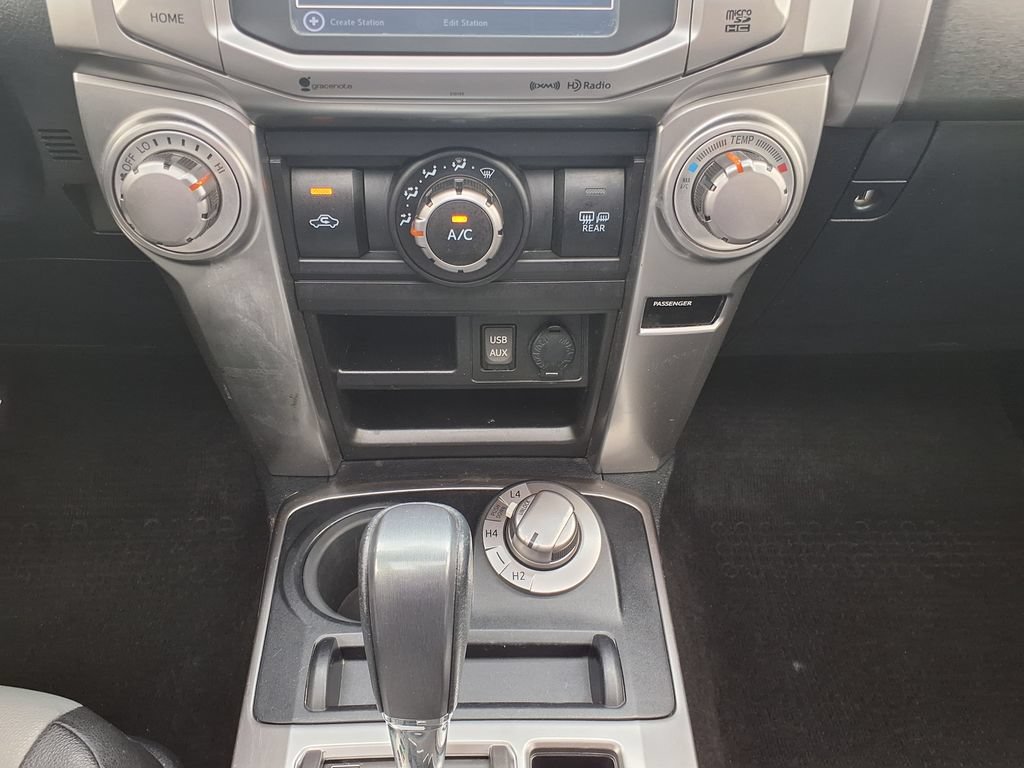Used 2018 Toyota 4Runner SR5 Premium AWD/4WD image 34