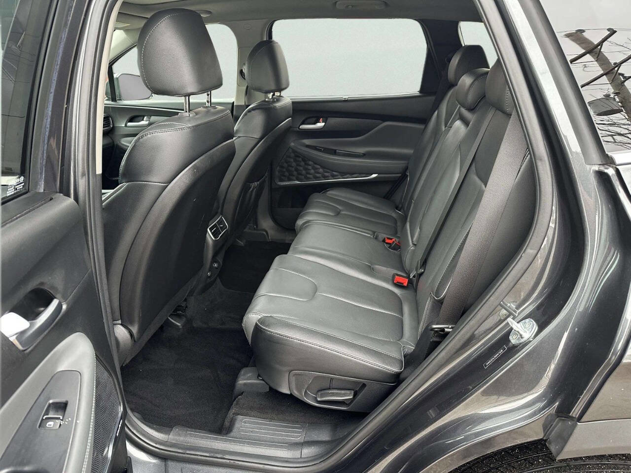 Used 2022 Hyundai Santa Fe SEL w/ Convenience + Premium Package AWD/4WD image 11