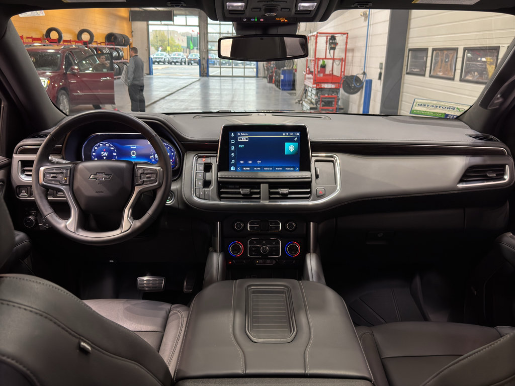 Used 2024 Chevrolet Suburban Z71 w/ Luxury Package AWD/4WD image 15