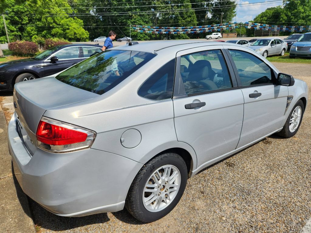 Used 2008 Ford Focus SE FWD image 4