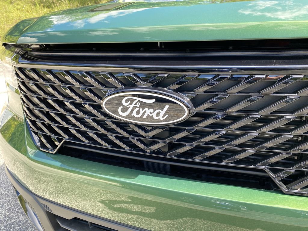 New 2025 Ford Maverick XLT w/ XLT Luxury Package image 48